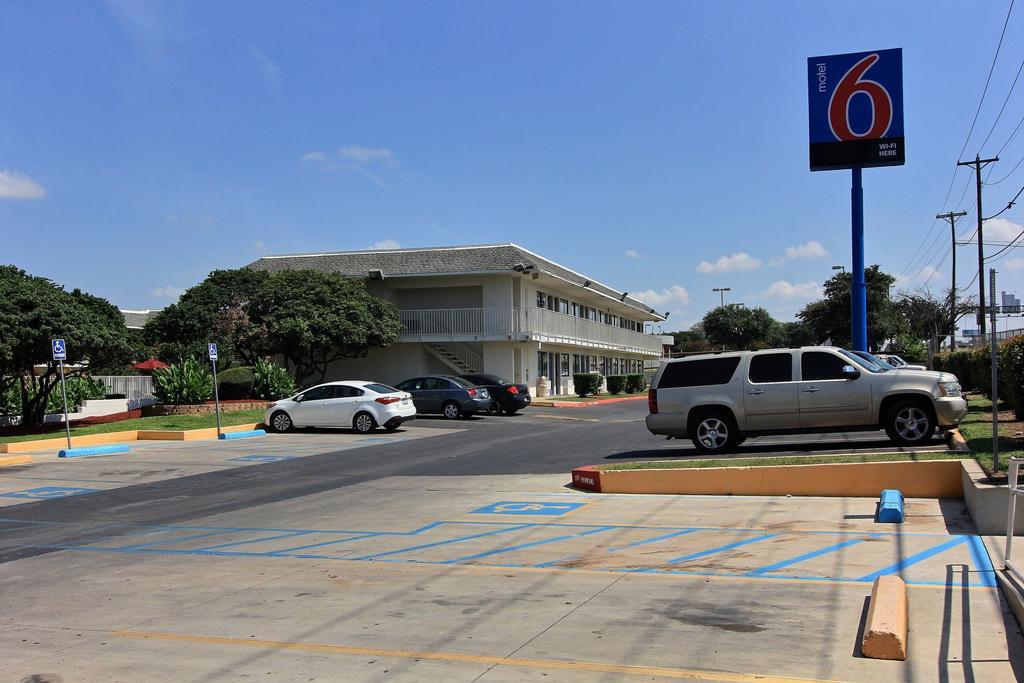 Motel 6-Austin, Tx - North Εξωτερικό φωτογραφία